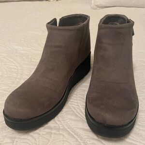 Bzees Freestyle Women’s Boot